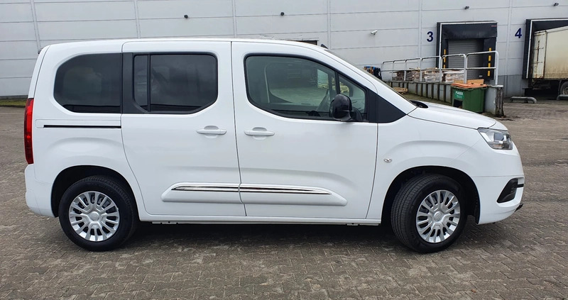 Toyota Proace City Verso cena 124900 przebieg: 20, rok produkcji 2022 z Pińczów małe 326